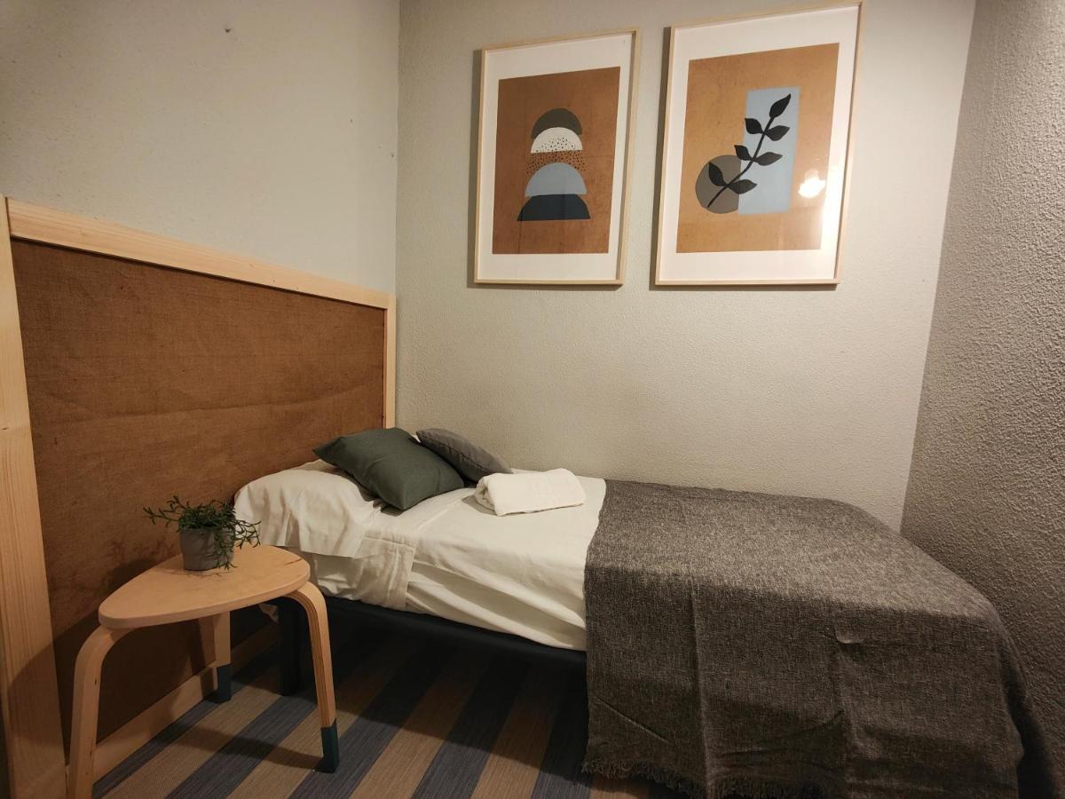 Corredera Rooms, No Llegadas Despues De 21h Pensión *